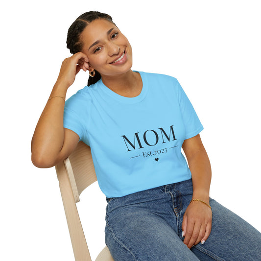 Mom Est. 2023 Unisex T-Shirt - Softstyle Tee for New Moms
