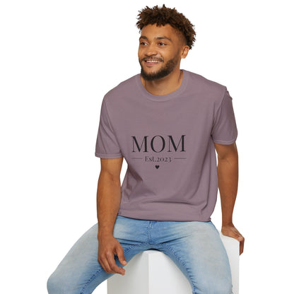 Mom Est. 2023 Unisex T-Shirt - Softstyle Tee for New Moms